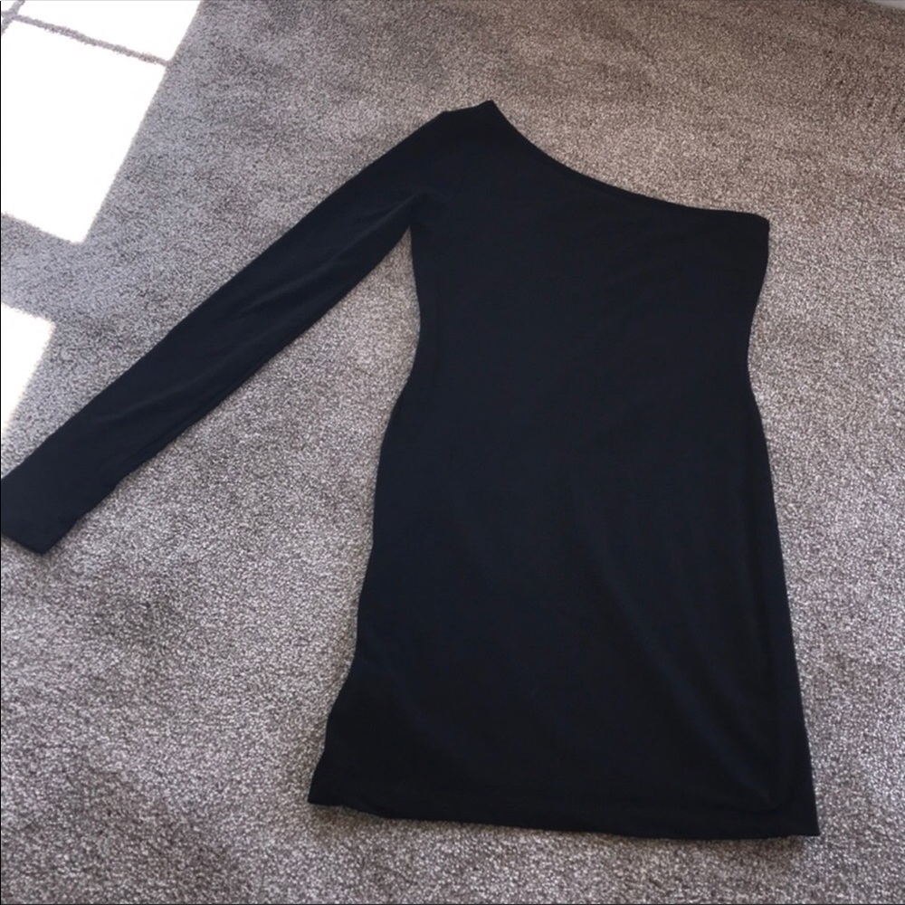 Forever 21 one shoulder black dress